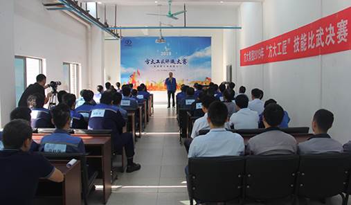 说明: F:\【资料与办公】\办公区\2.网站新闻\2019年\11月\2019杏耀工匠\现场！。。。。ㄎ闹.jpg