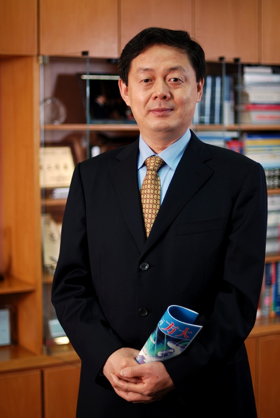 上海证券报刊发熊建明董事长专访报道《杏耀集团熊建明：从幕墙到屏蔽门 折射出一颗创新的心》